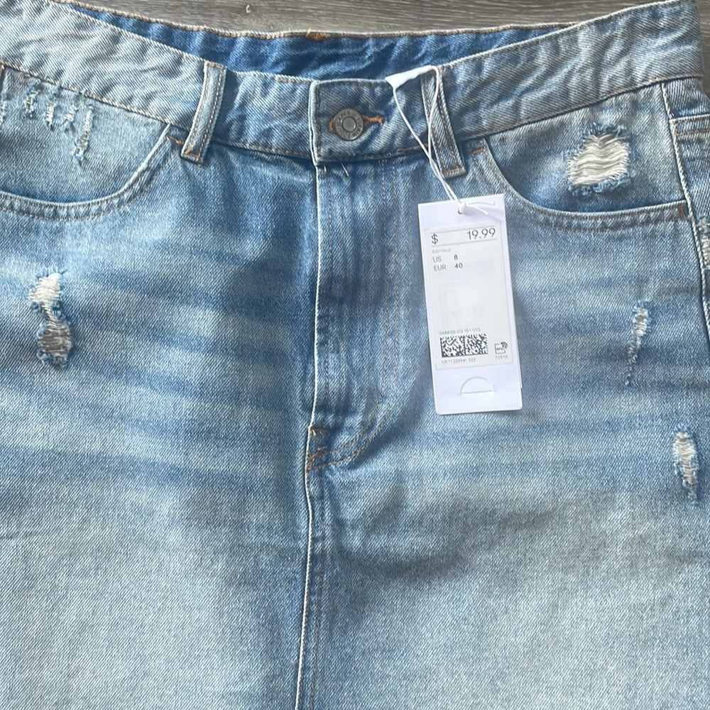H&M high waisted denim distressed skirt. Size 8. Never worn and with tags! - Picture 3 of 3
